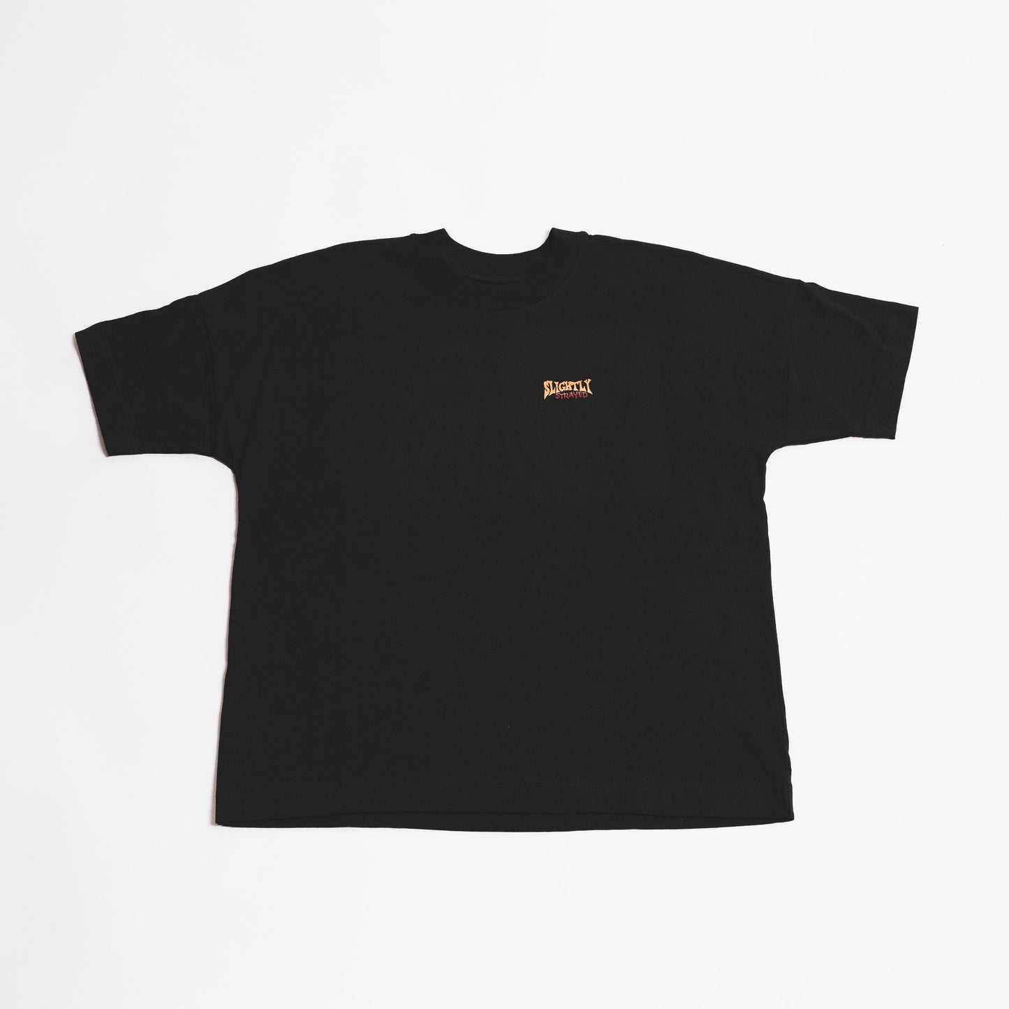 T-Shirt  im Oversize Schnitt schwarz - SYSD großer Logoprint Rücken